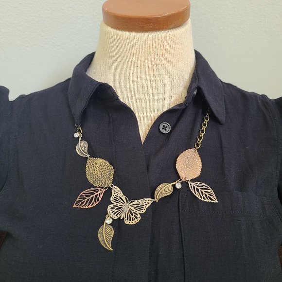Butterfly- leaf with Rhinstone Necklace - Picture 1 of 7